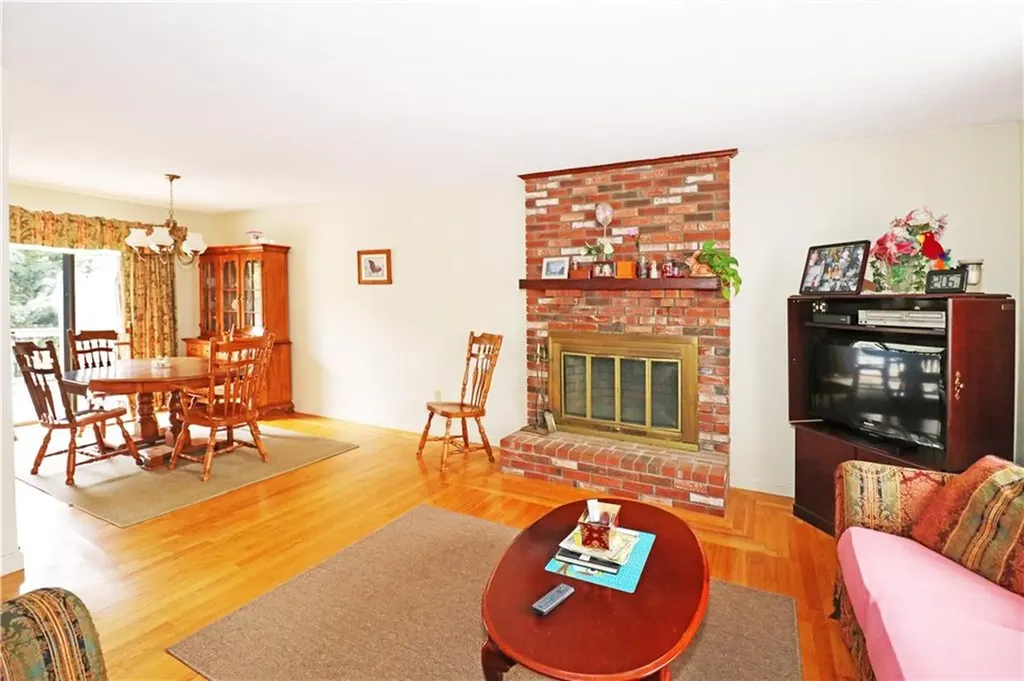 20 Franklin Terrace Portsmouth RI 02871