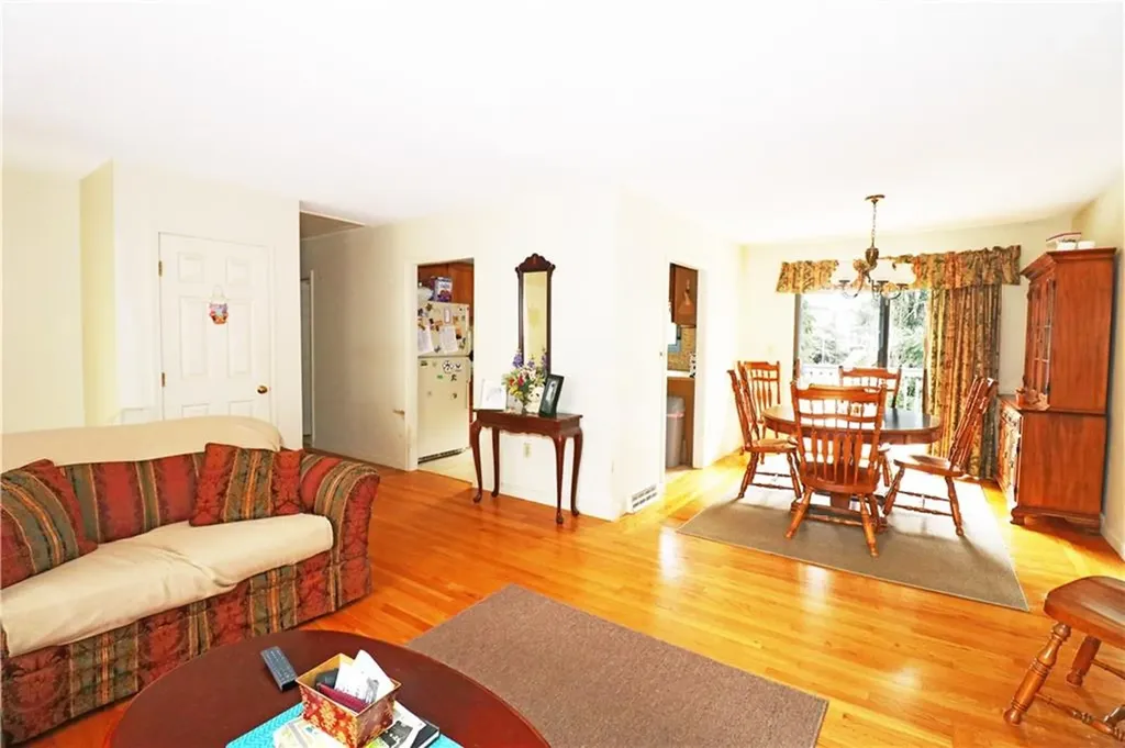 20 Franklin Terrace Portsmouth RI 02871