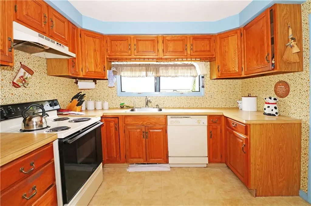 20 Franklin Terrace Portsmouth RI 02871
