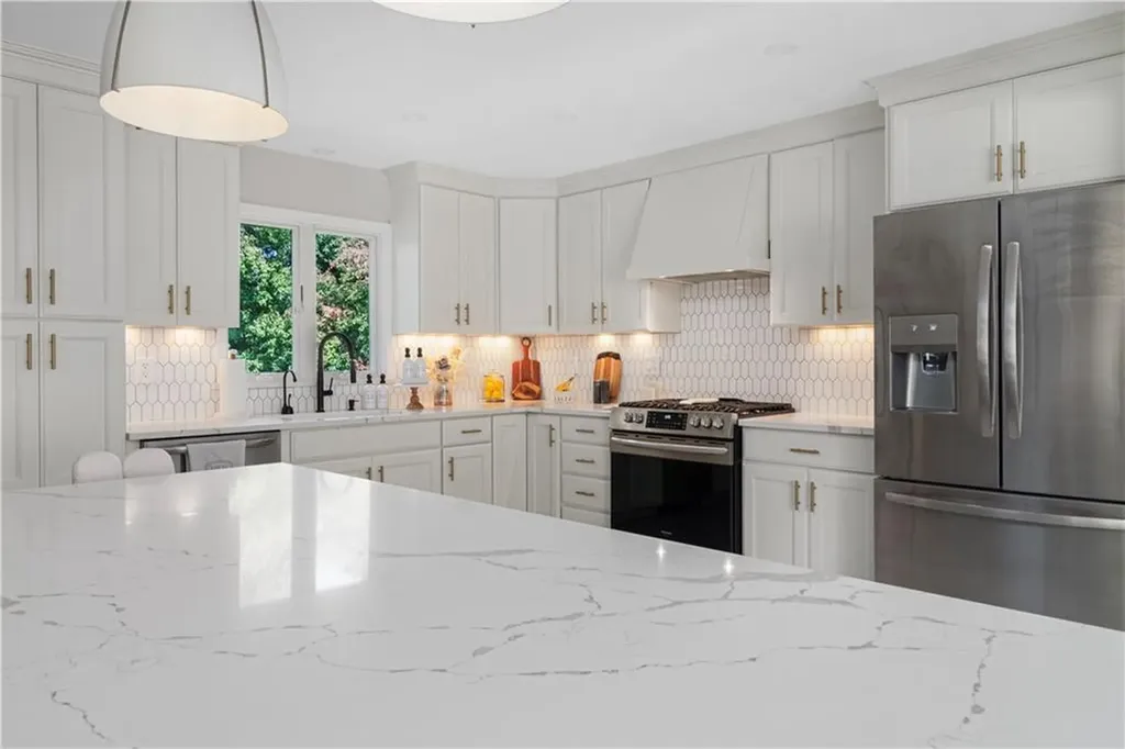 131 Woodview Drive Cranston RI 02920