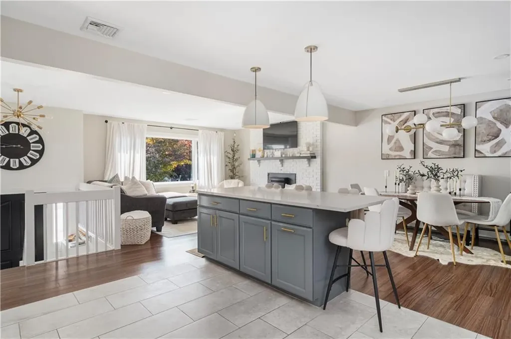 131 Woodview Drive Cranston RI 02920