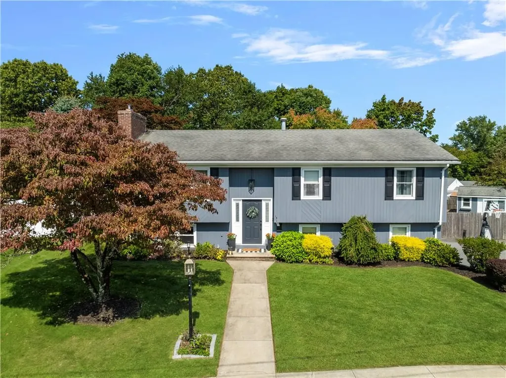 131 Woodview Drive Cranston RI 02920