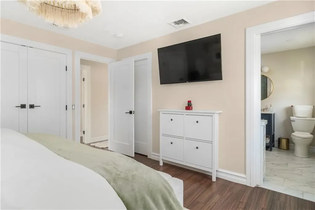 131 Woodview Drive Cranston RI 02920