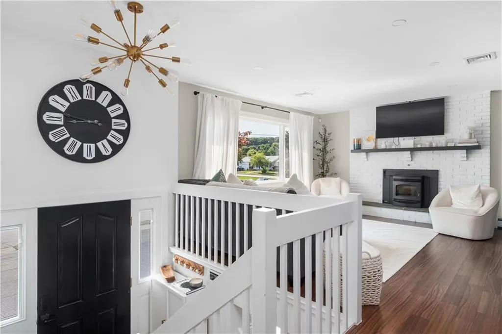 131 Woodview Drive Cranston RI 02920
