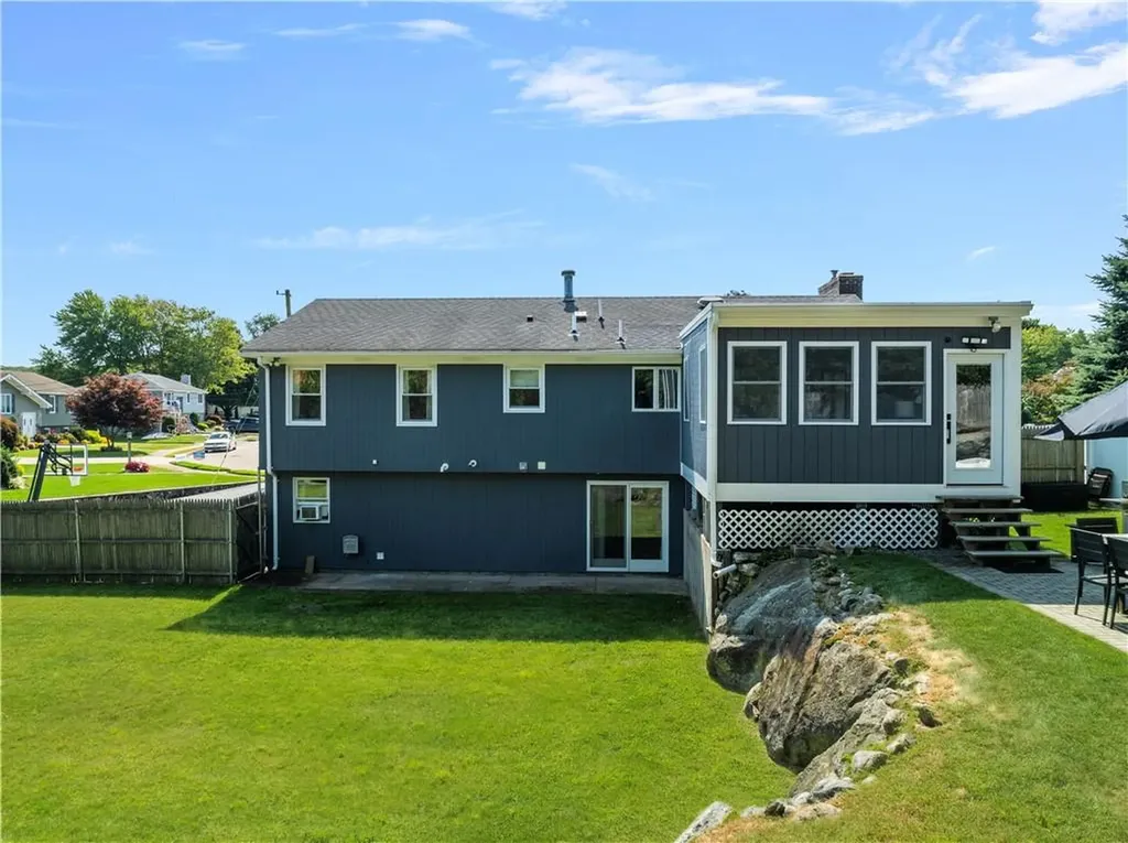131 Woodview Drive Cranston RI 02920