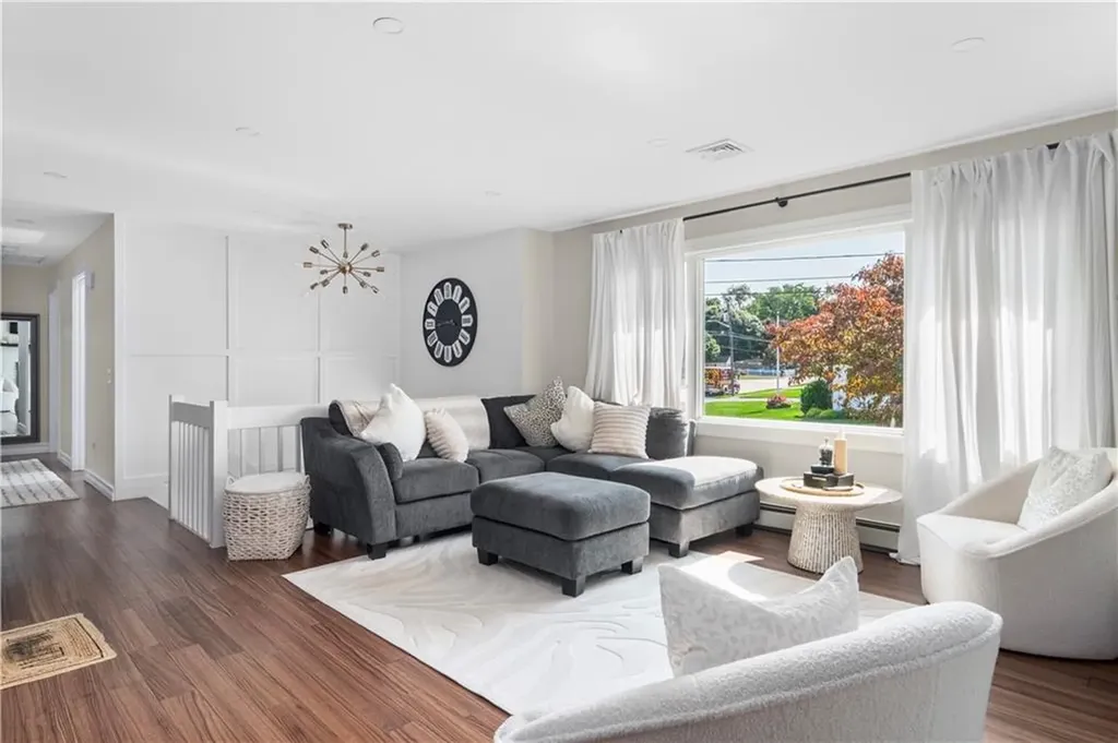 131 Woodview Drive Cranston RI 02920