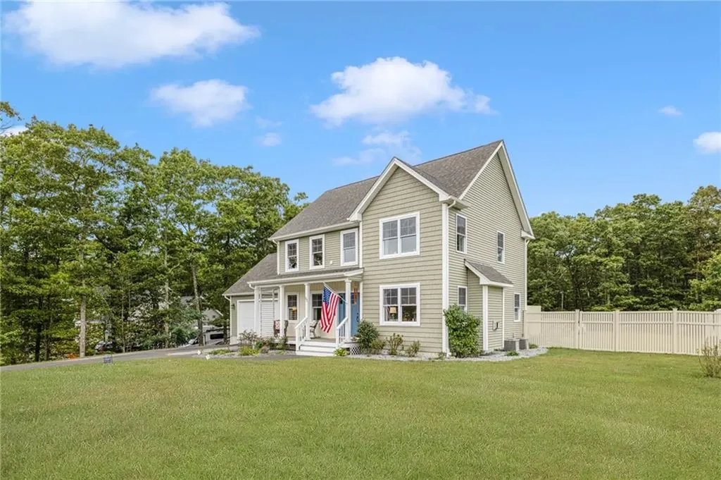 93 Harbor Ridge Lane Tiverton RI 02878