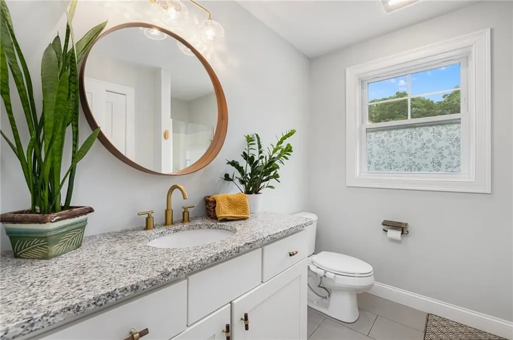 93 Harbor Ridge Lane Tiverton RI 02878