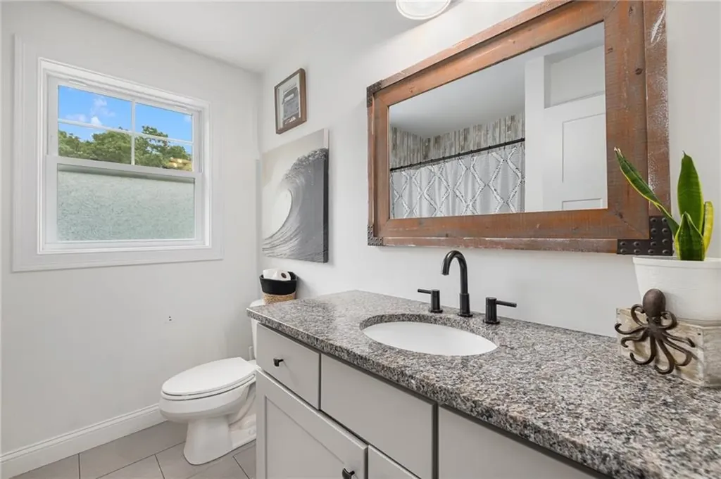 93 Harbor Ridge Lane Tiverton RI 02878