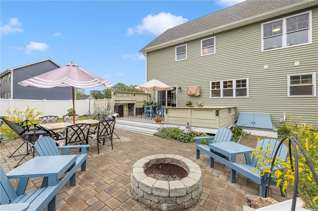 93 Harbor Ridge Lane Tiverton RI 02878