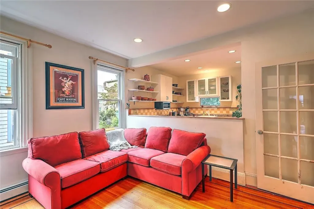 9 Creighton Street Providence RI 02906