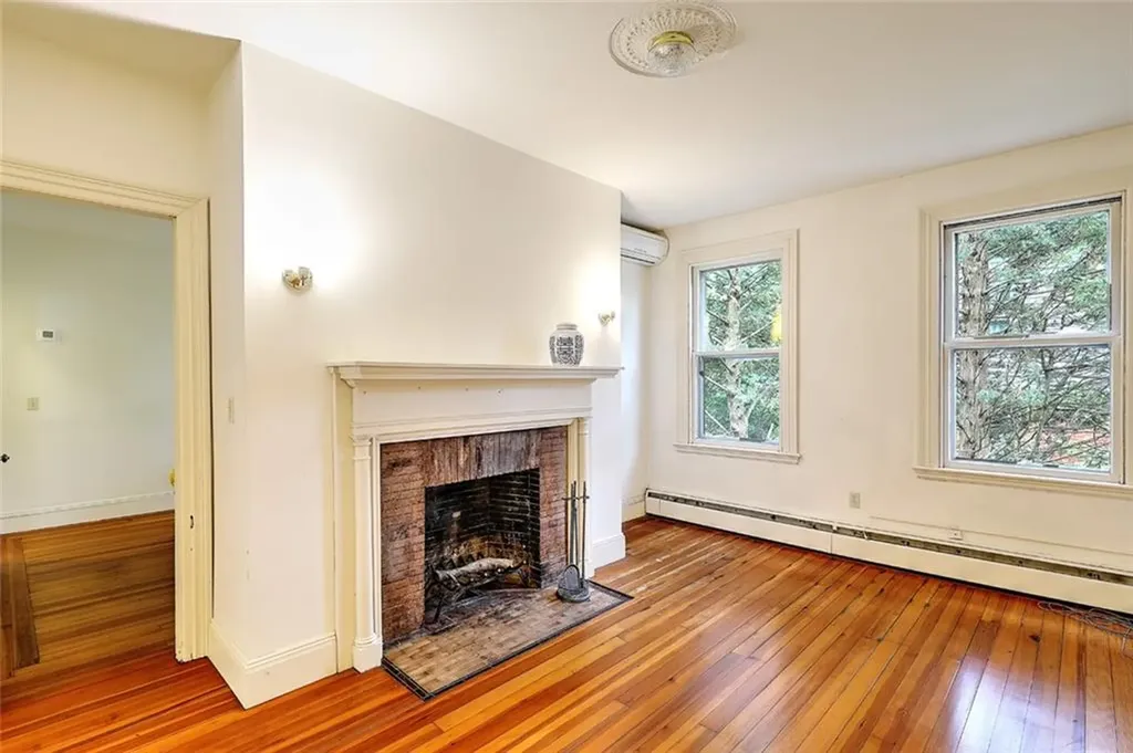 9 Creighton Street Providence RI 02906