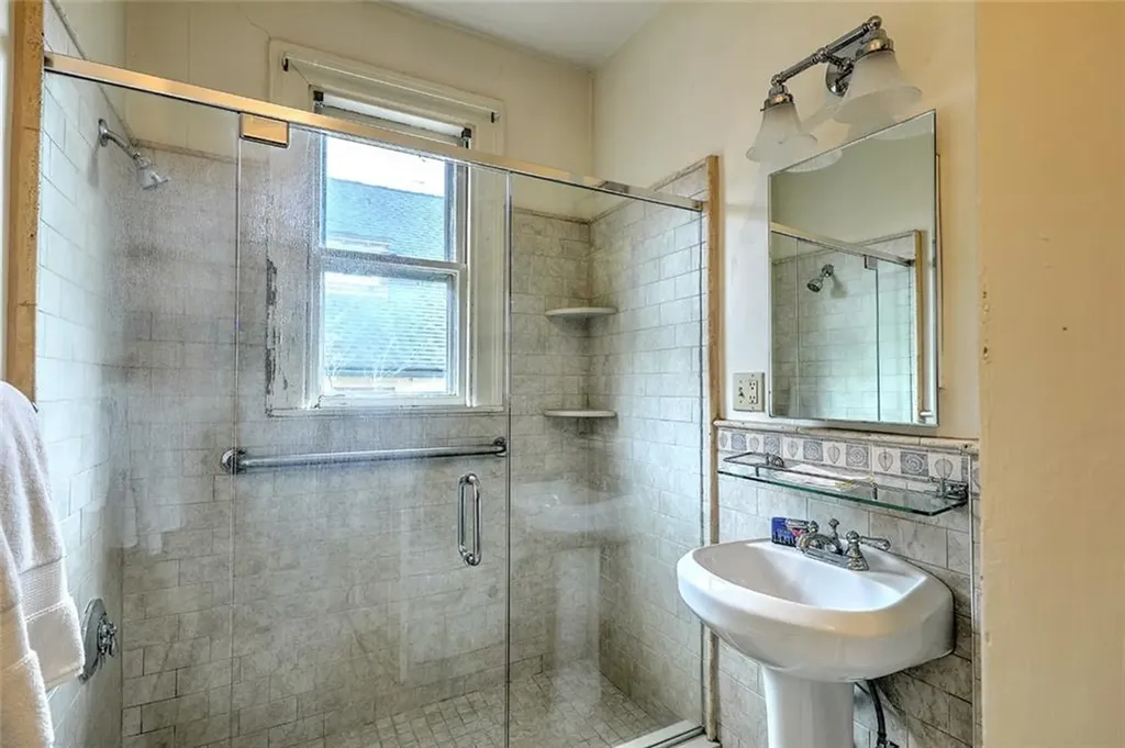 9 Creighton Street Providence RI 02906