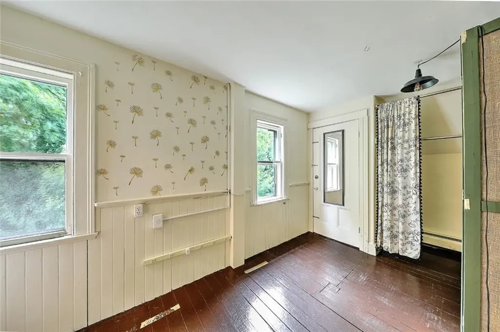 9 Creighton Street Providence RI 02906