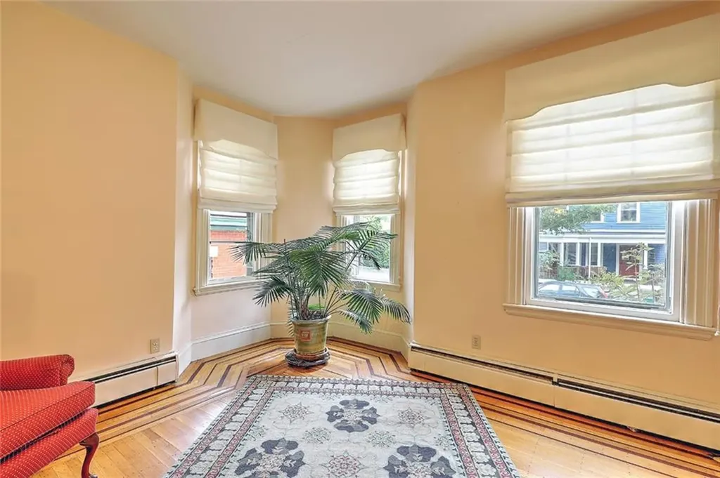 9 Creighton Street Providence RI 02906