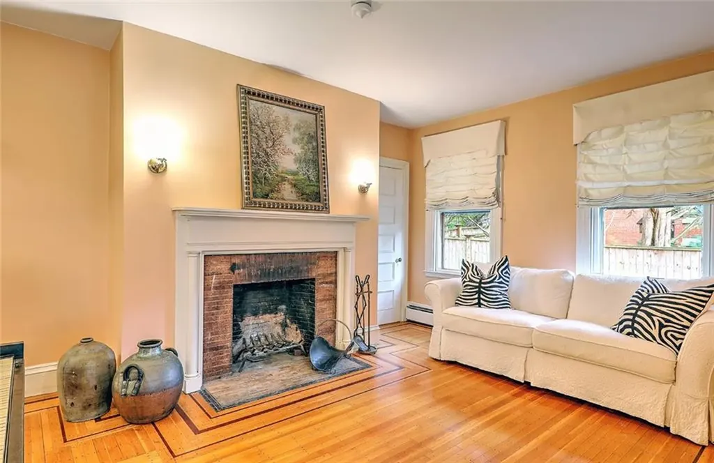 9 Creighton Street Providence RI 02906
