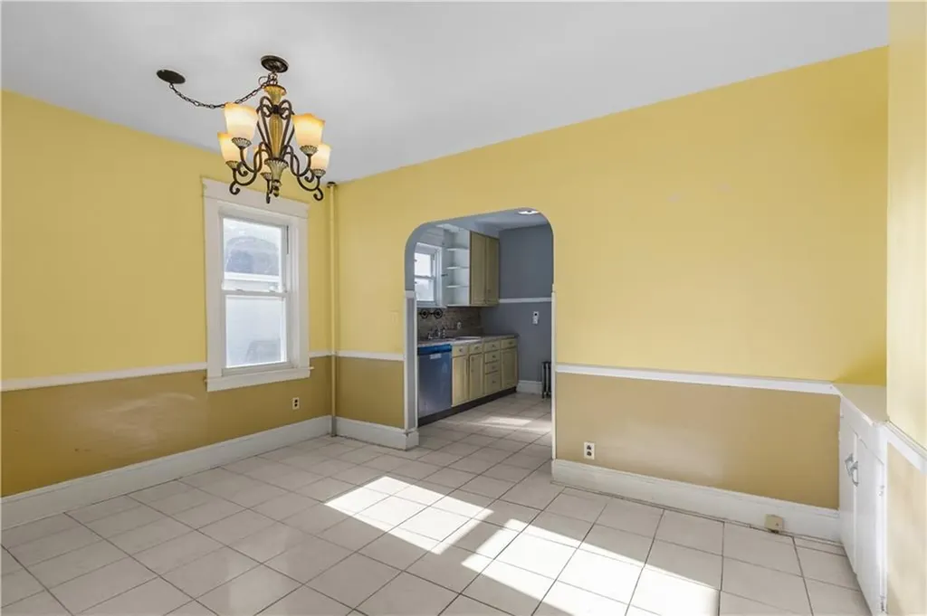 39 Church Avenue Warwick RI 02889