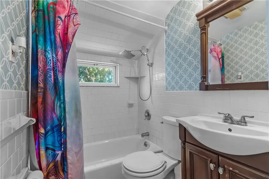 39 Church Avenue Warwick RI 02889