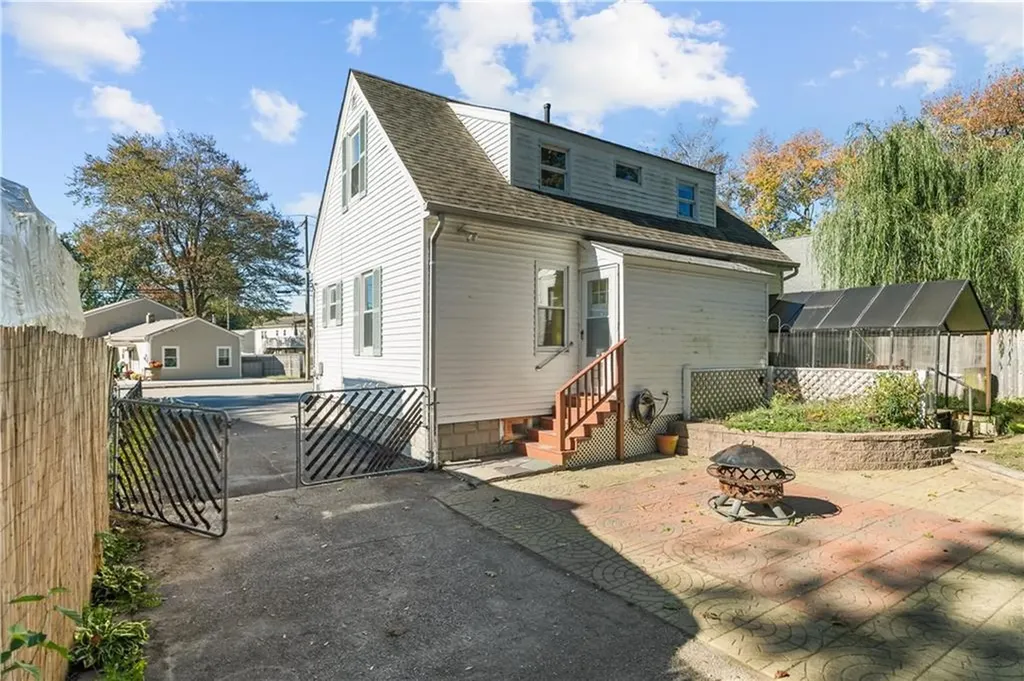 39 Church Avenue Warwick RI 02889