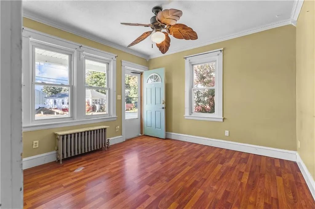 39 Church Avenue Warwick RI 02889