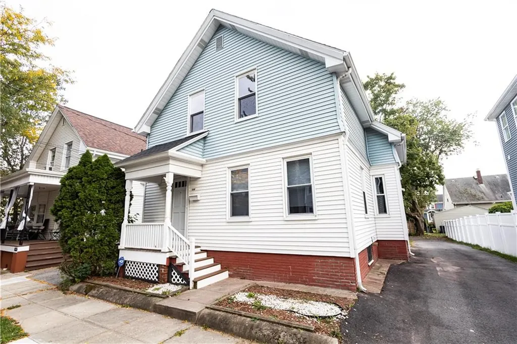 144 Rutherglen Avenue Providence RI 02907