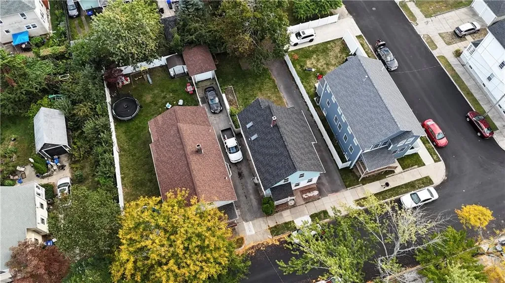 144 Rutherglen Avenue Providence RI 02907