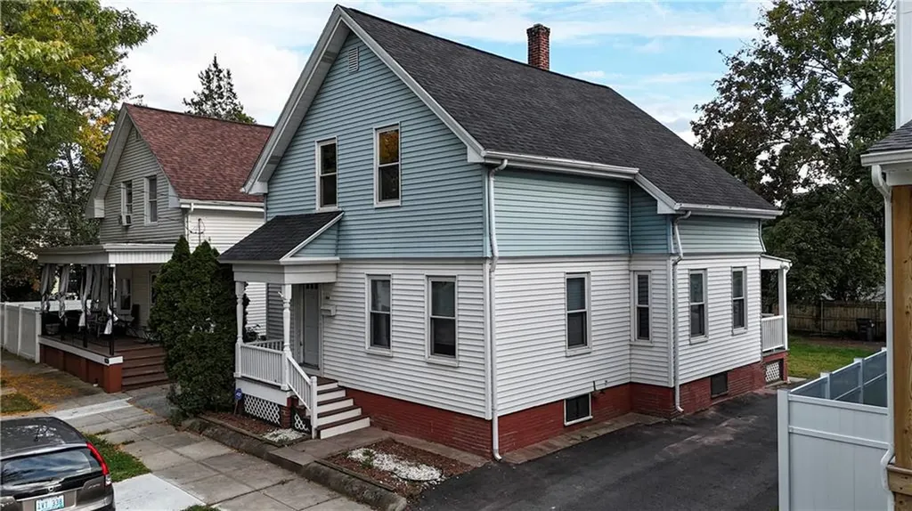 144 Rutherglen Avenue Providence RI 02907