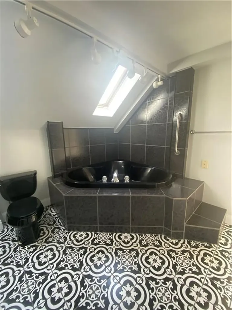 144 Rutherglen Avenue Providence RI 02907