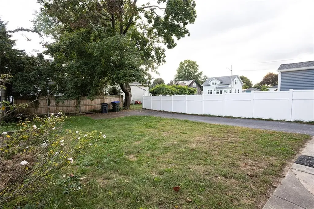 144 Rutherglen Avenue Providence RI 02907