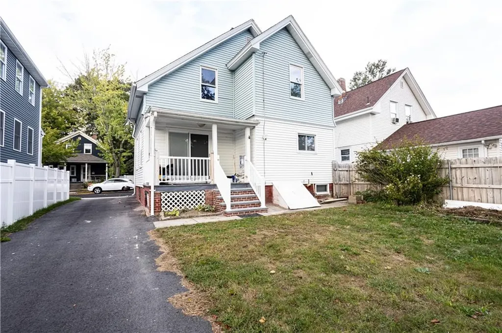 144 Rutherglen Avenue Providence RI 02907