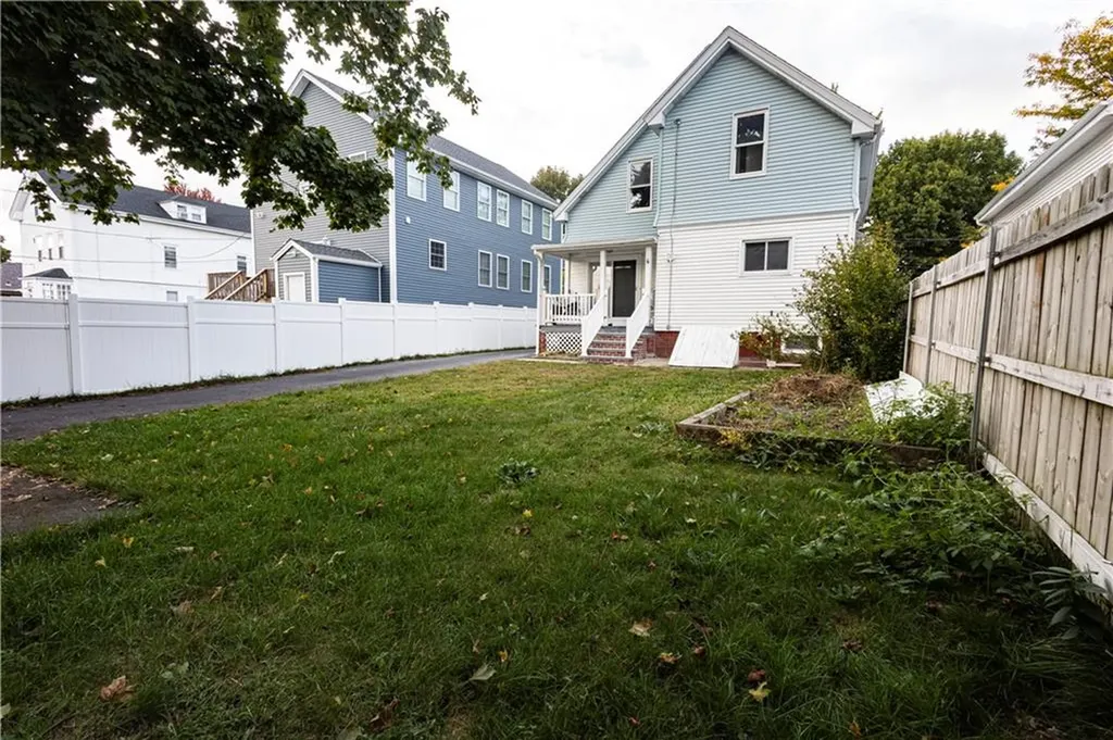 144 Rutherglen Avenue Providence RI 02907