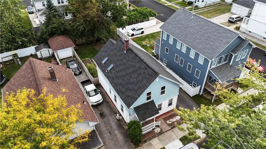 144 Rutherglen Avenue Providence RI 02907