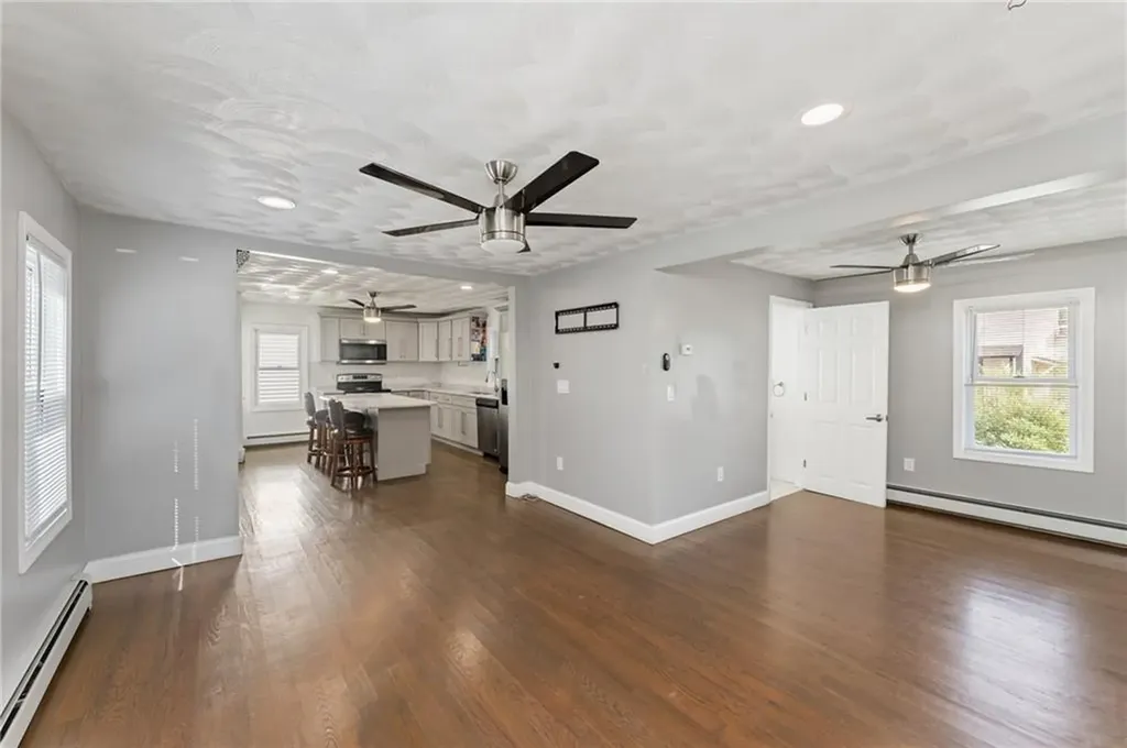 44 Read Avenue Coventry RI 02816