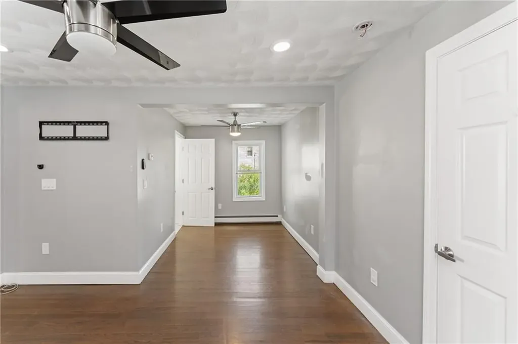 44 Read Avenue Coventry RI 02816