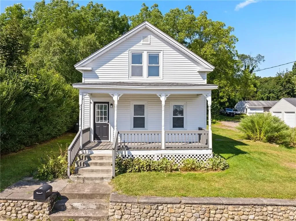 44 Read Avenue Coventry RI 02816