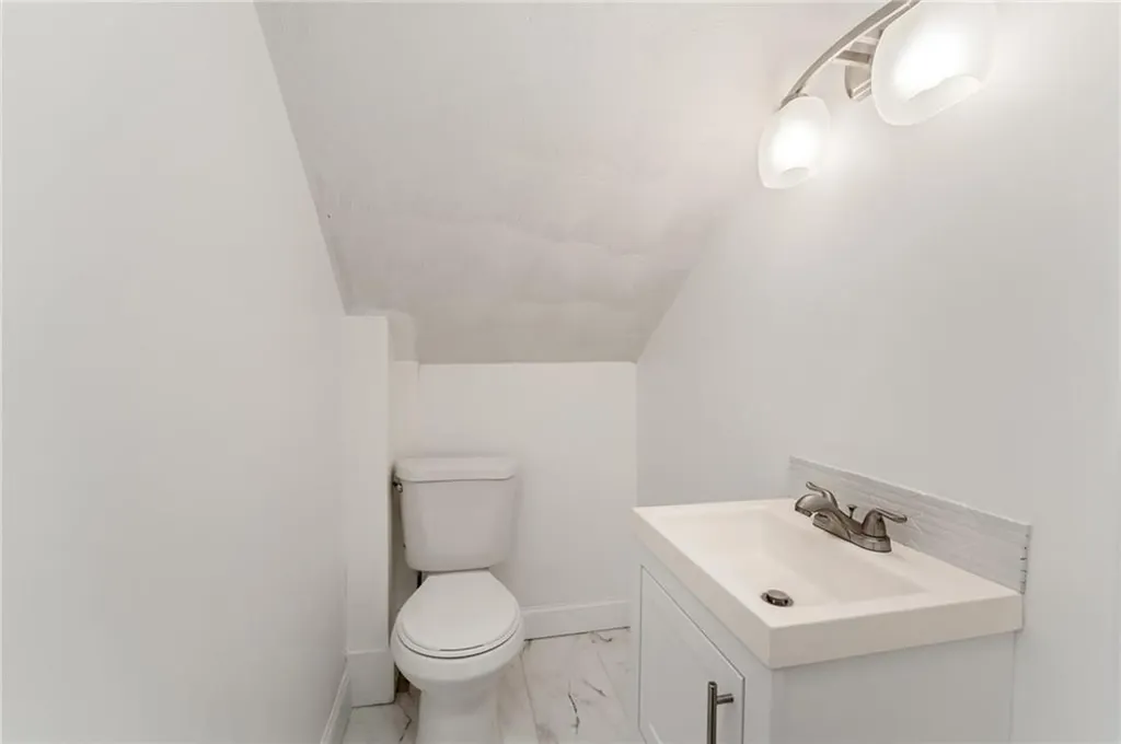 44 Read Avenue Coventry RI 02816