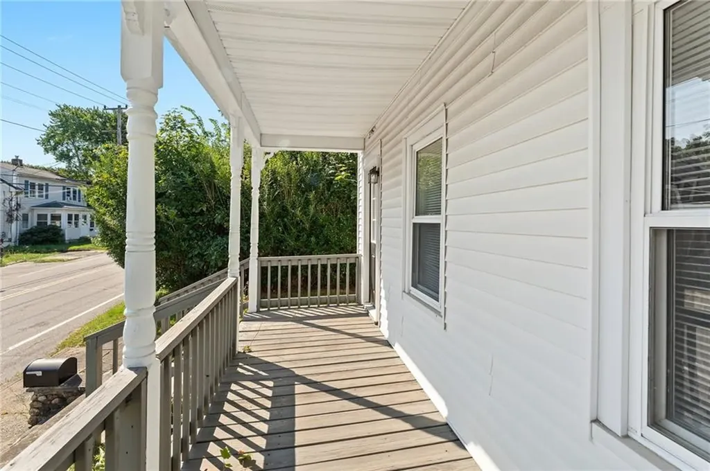 44 Read Avenue Coventry RI 02816