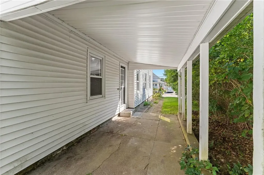 44 Read Avenue Coventry RI 02816