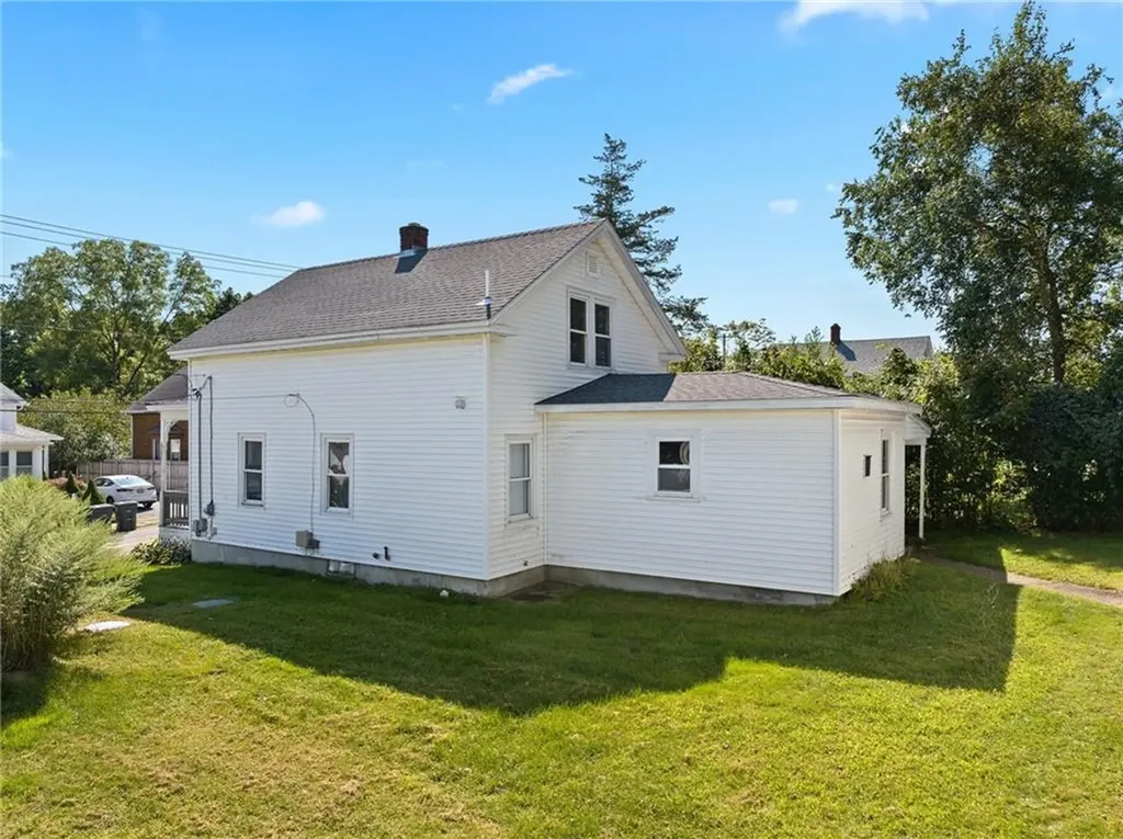 44 Read Avenue Coventry RI 02816