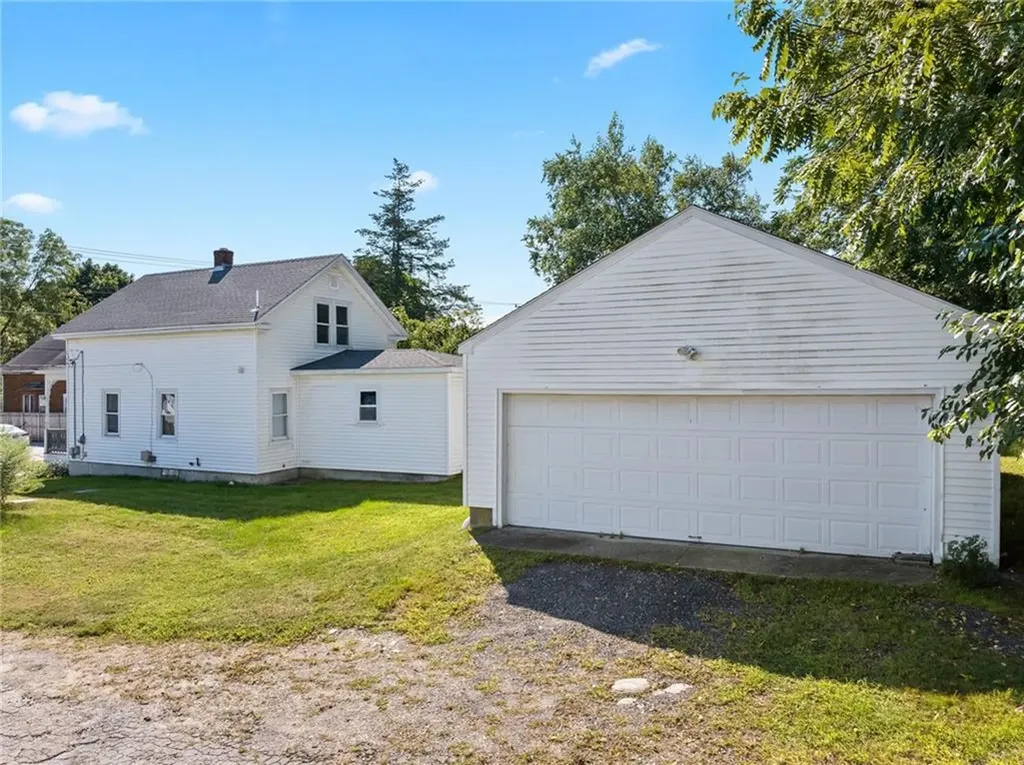 44 Read Avenue Coventry RI 02816