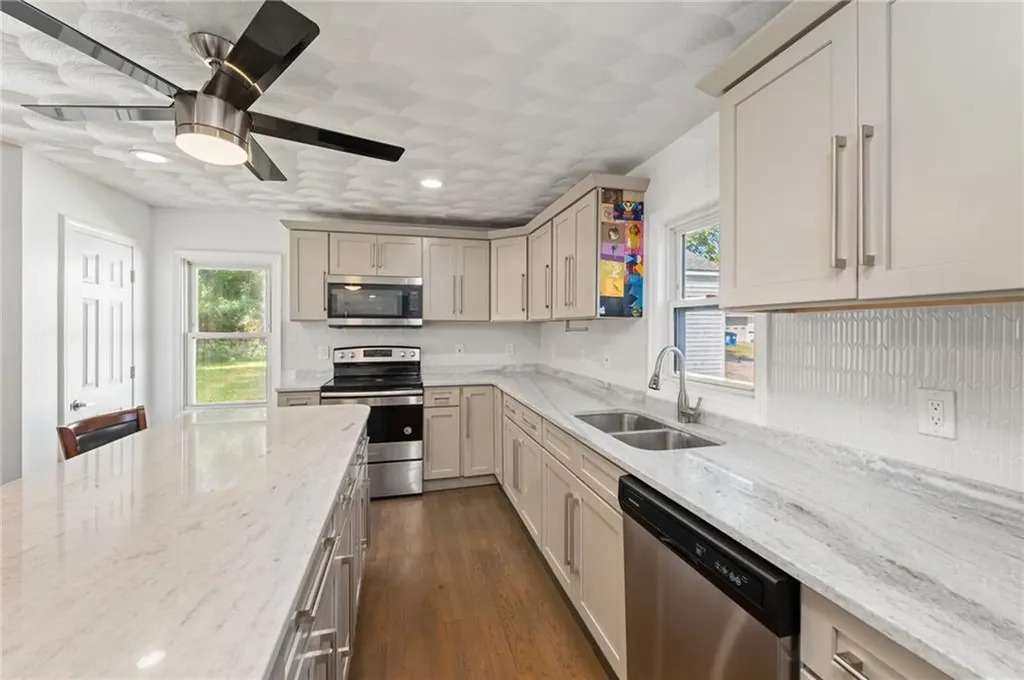 44 Read Avenue Coventry RI 02816
