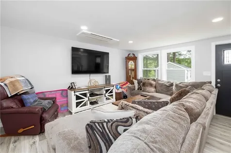 193 Pinehaven Road Coventry RI 02816