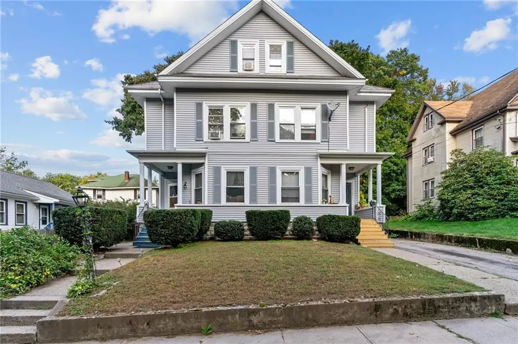 207 Highland Street Woonsocket RI 02895