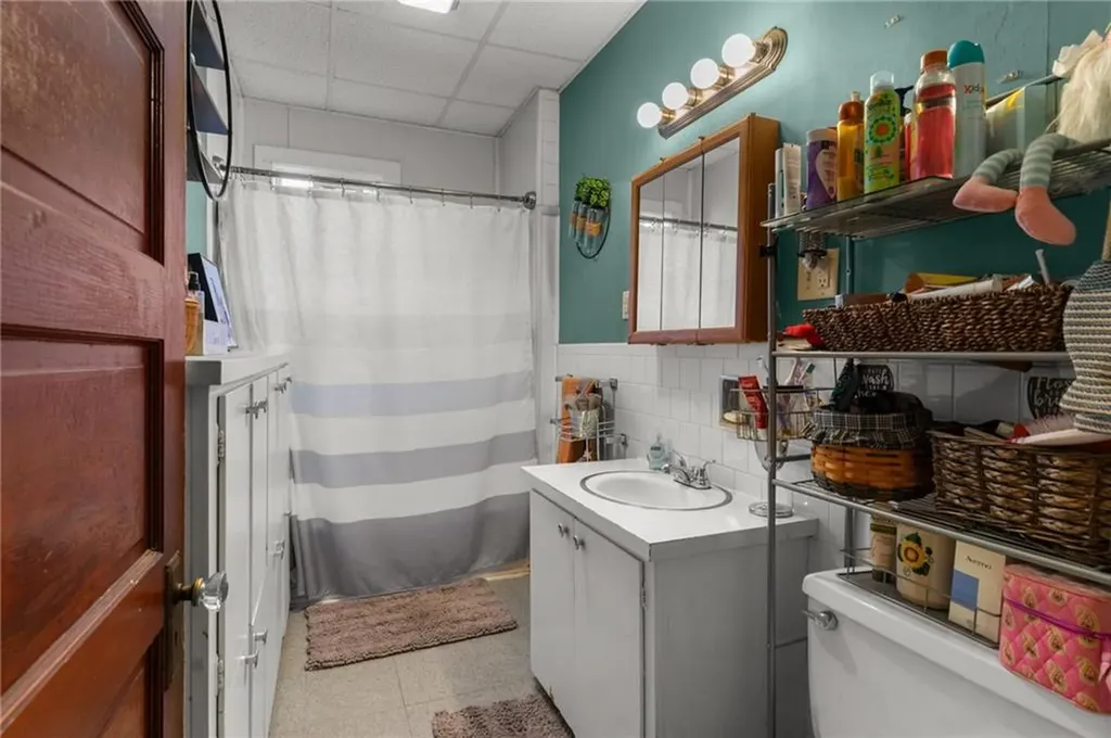 207 Highland Street Woonsocket RI 02895