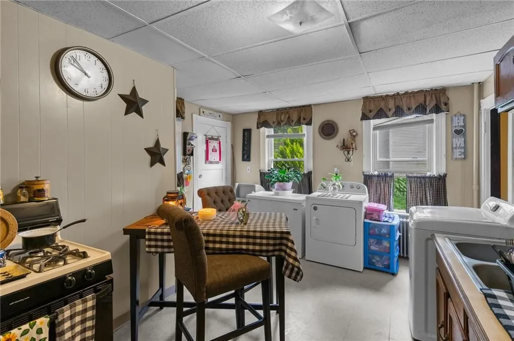 207 Highland Street Woonsocket RI 02895