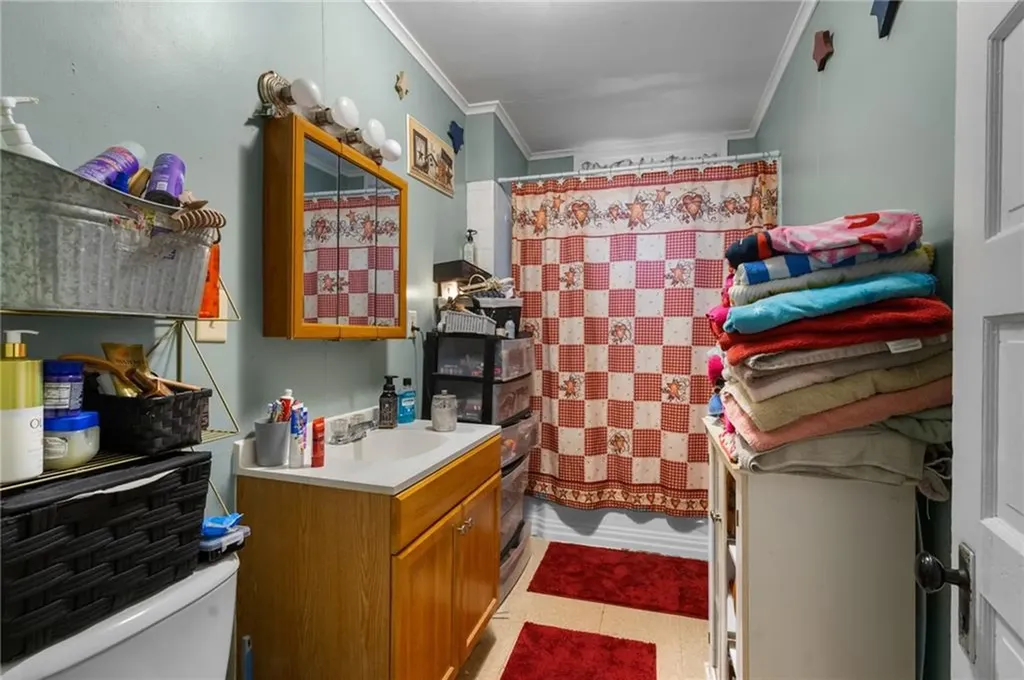 207 Highland Street Woonsocket RI 02895