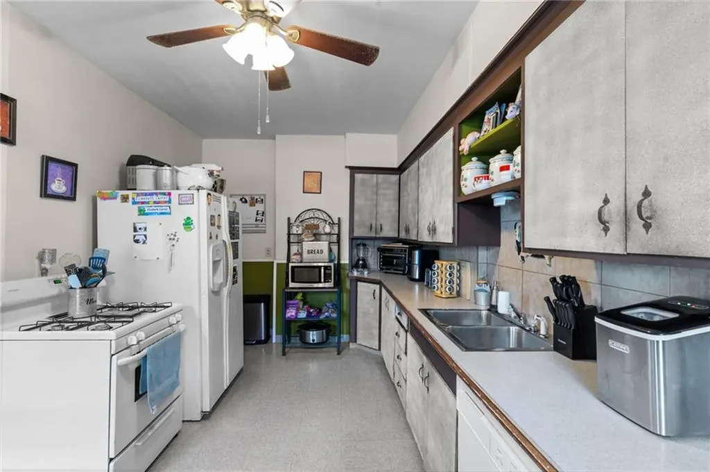 207 Highland Street Woonsocket RI 02895