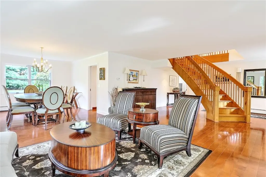 3 Spinnaker Drive Barrington RI 02806