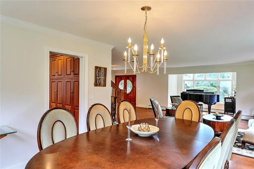 3 Spinnaker Drive Barrington RI 02806