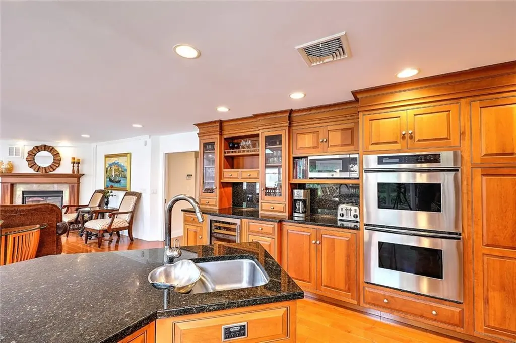3 Spinnaker Drive Barrington RI 02806